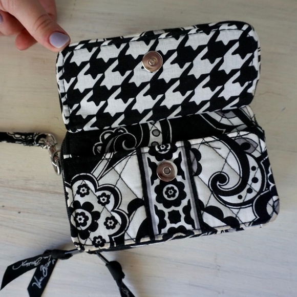 Vera Bradley Wristlet - Picture 2 of 6